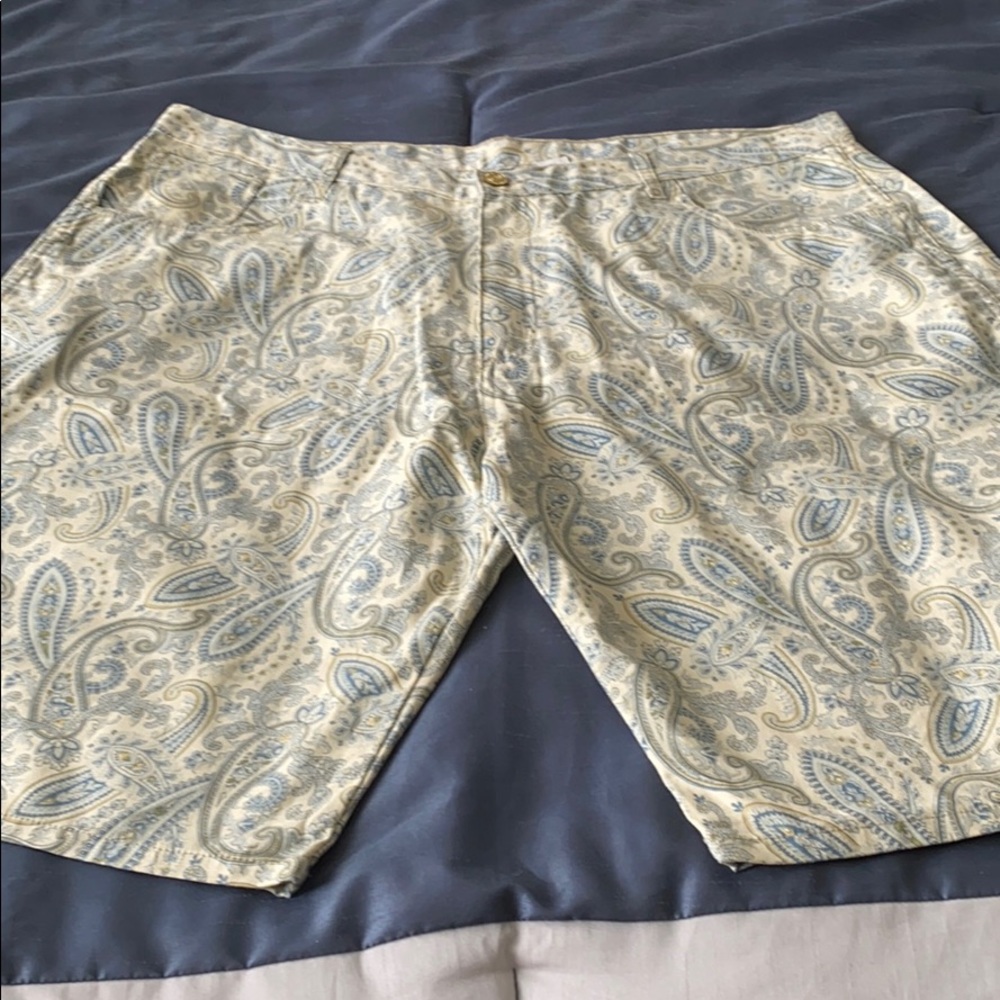 Blue and cream paisley cargo shorts